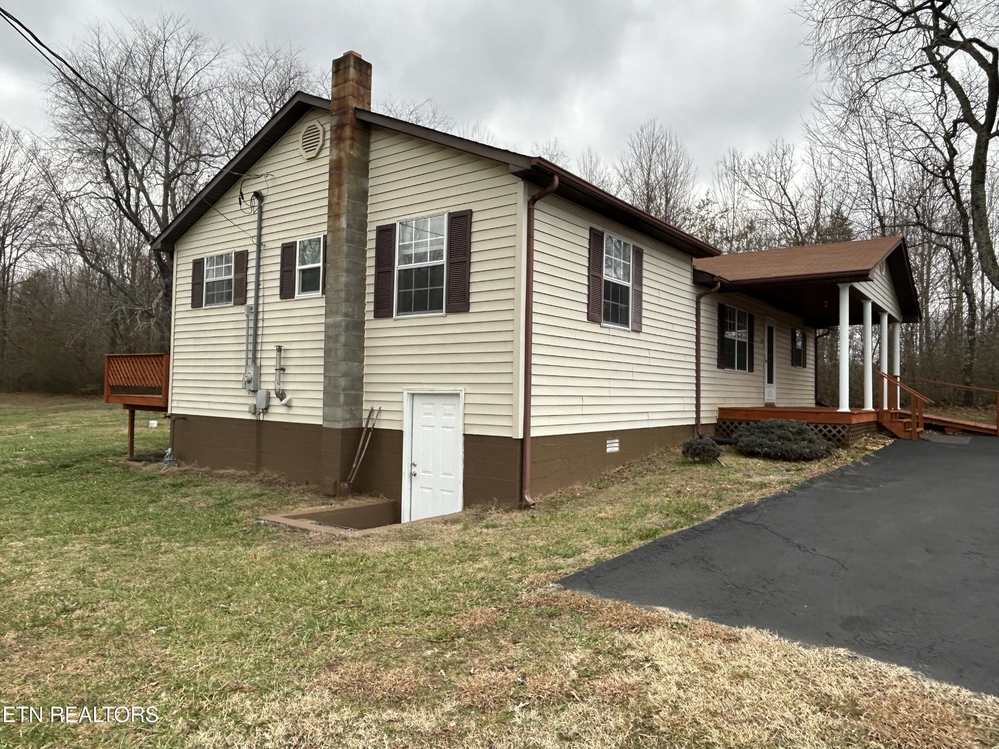 219 N Crabtree St