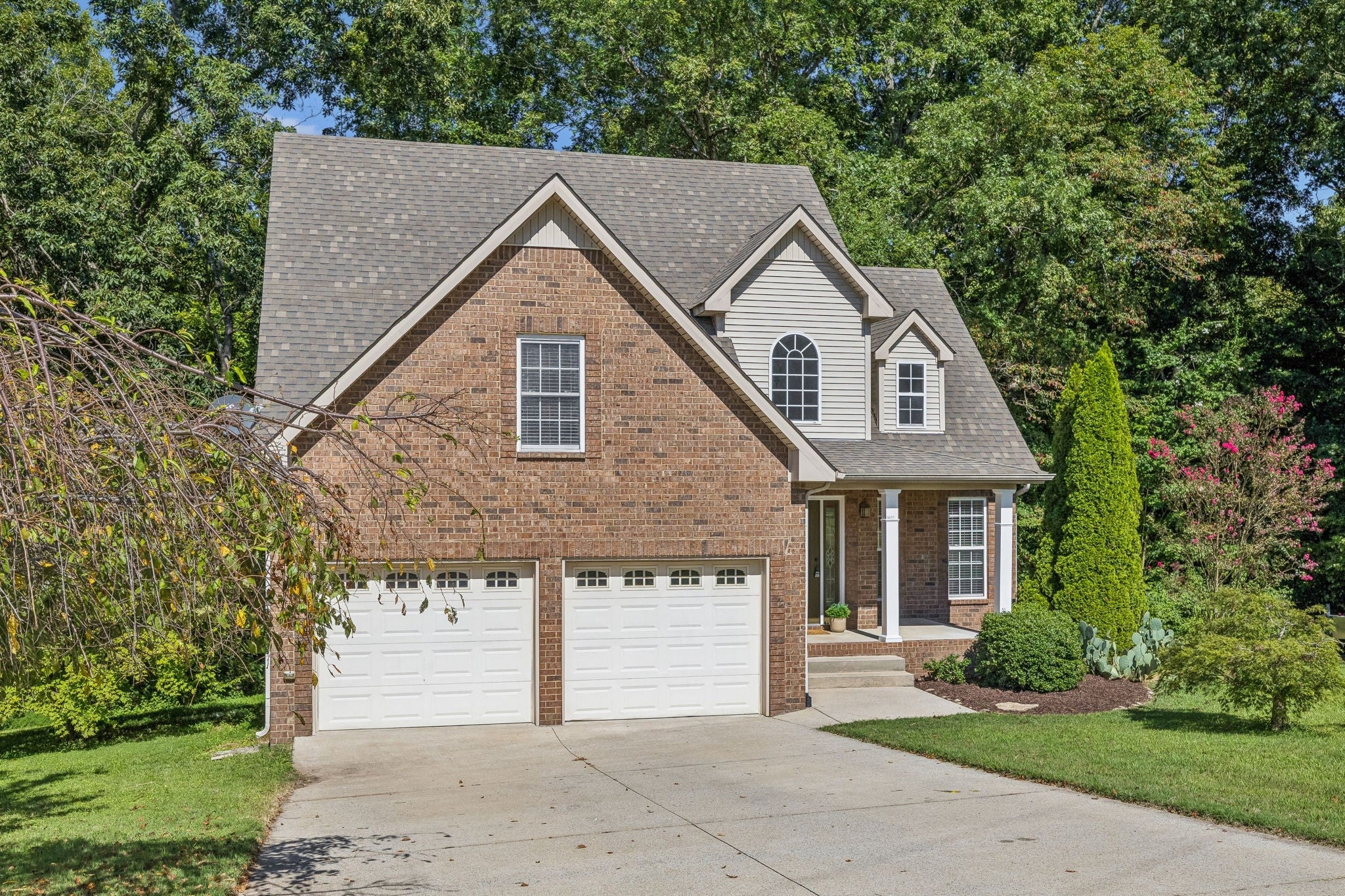6010 Woodview Ct