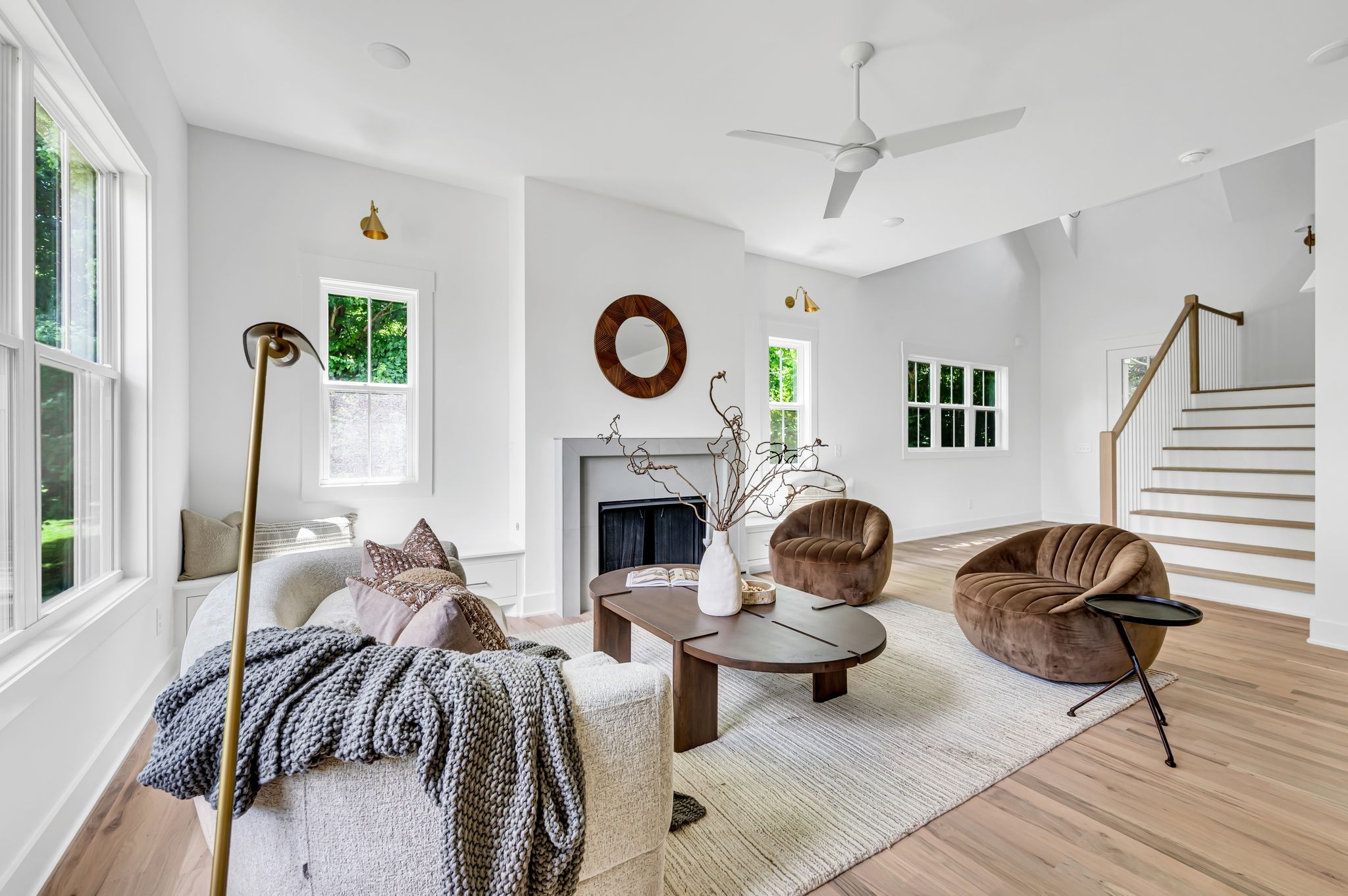 546 Whispering Hills Dr