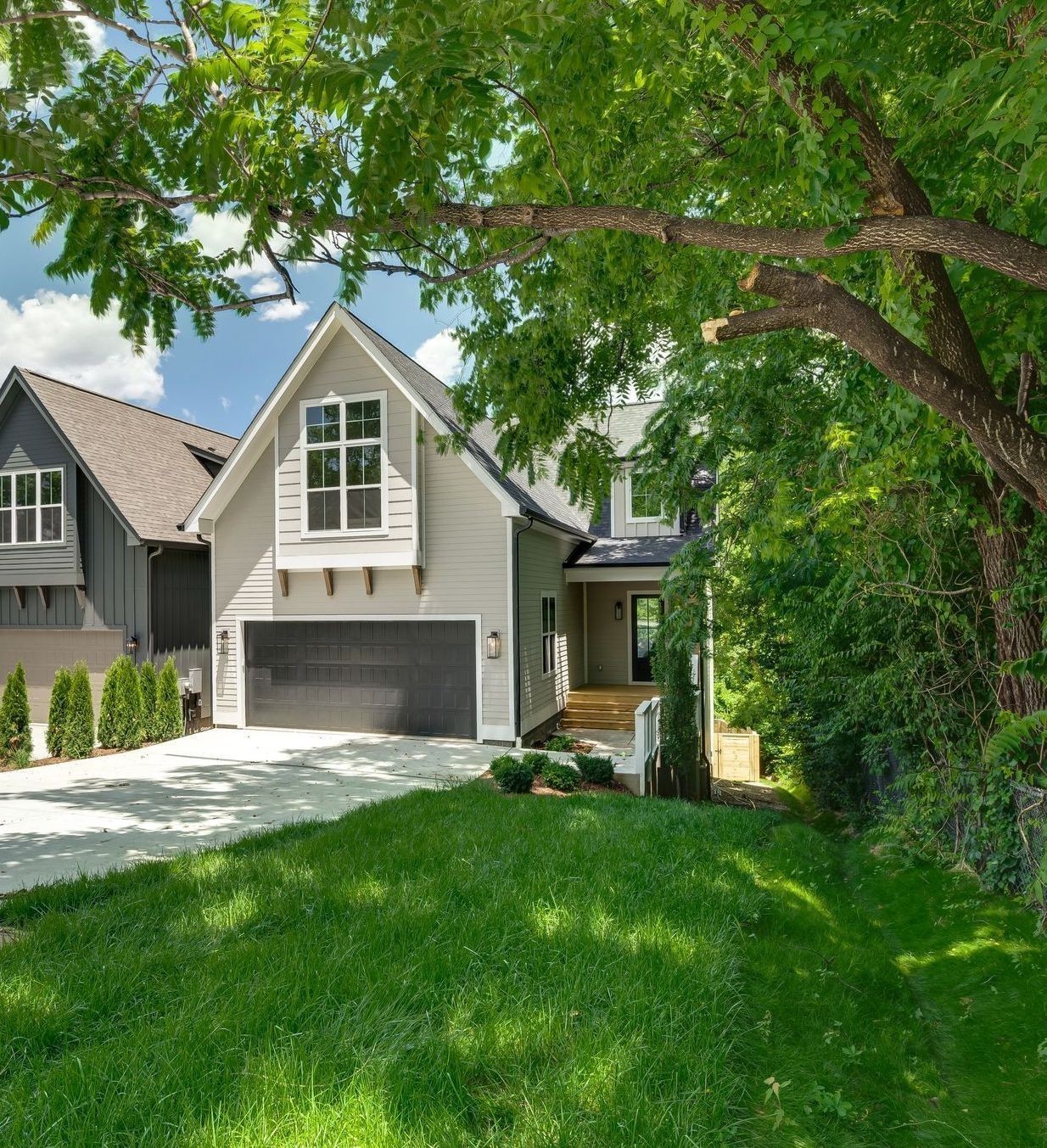 546 Whispering Hills Dr