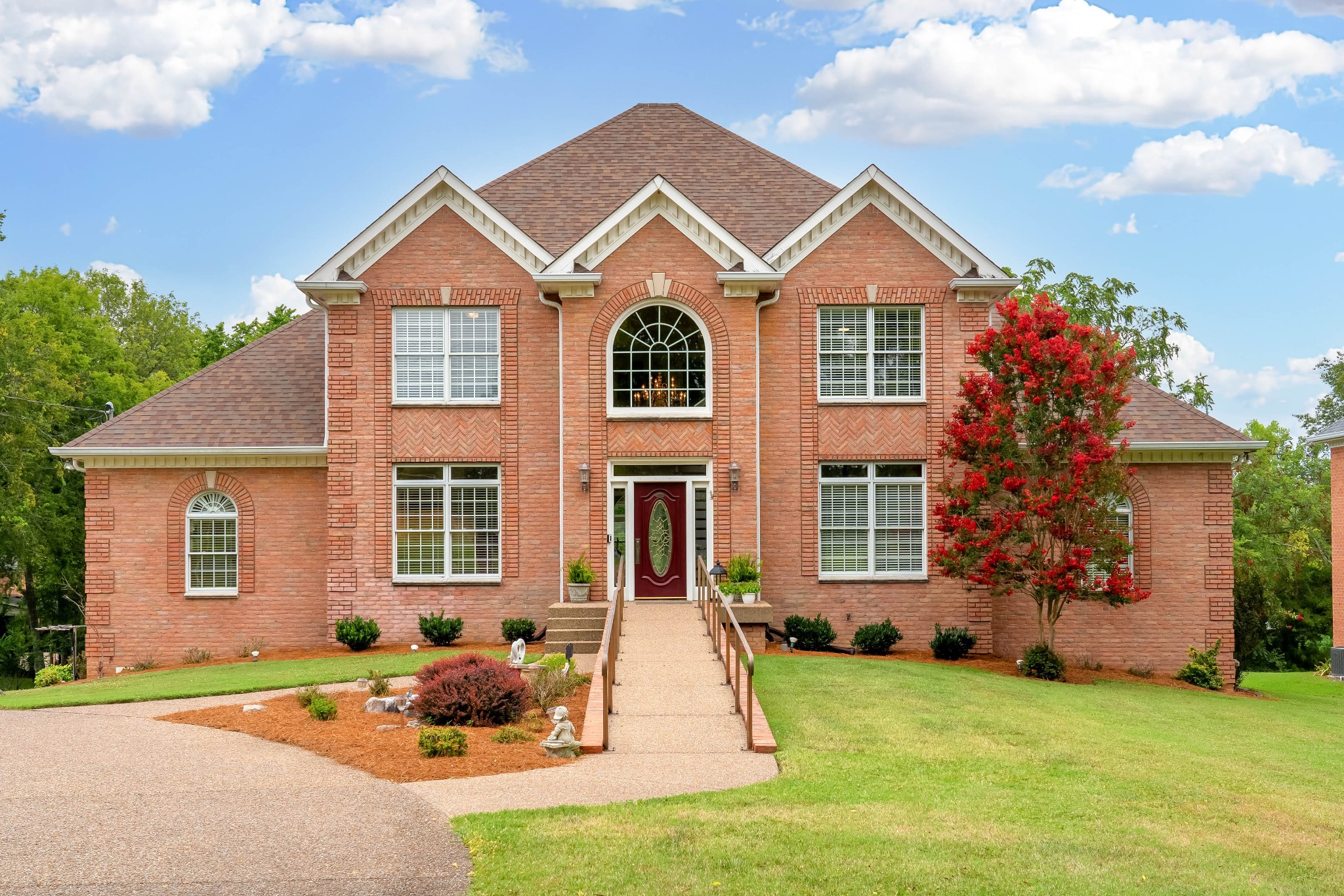 View Hendersonville, TN 37075 house