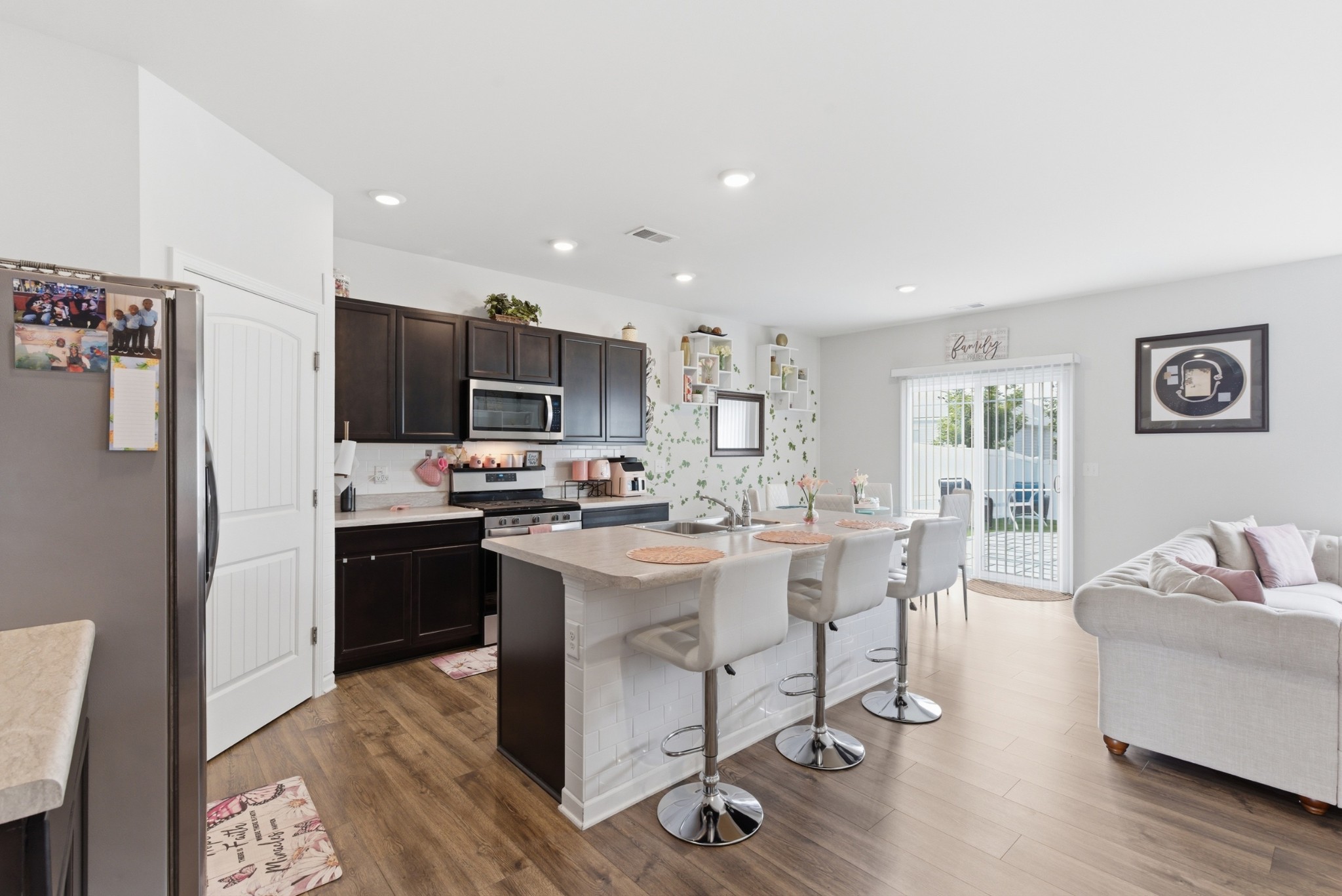 5573 Hickory Woods Dr