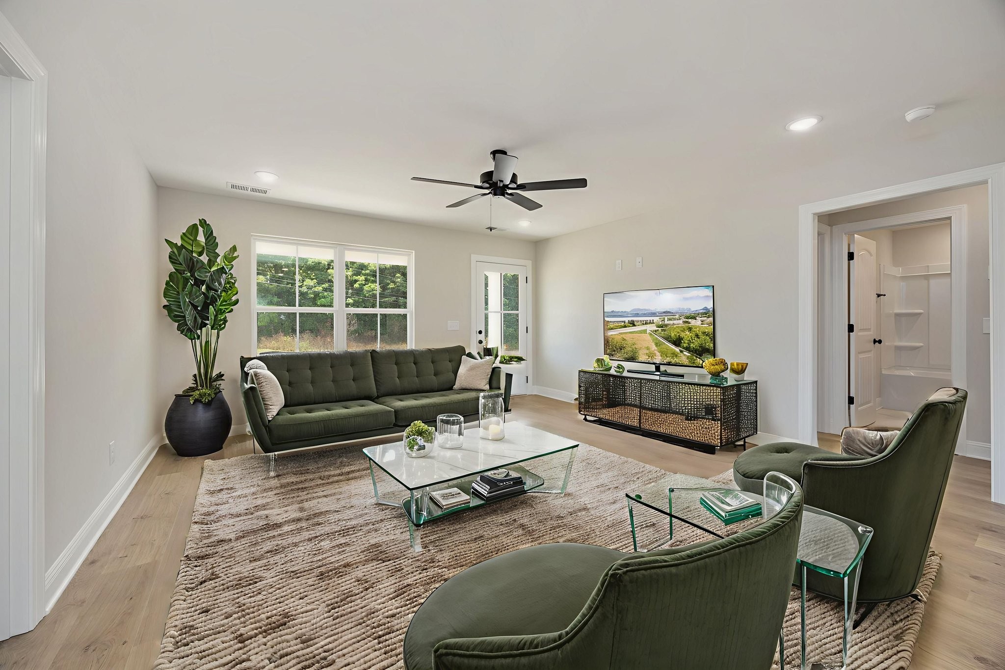 1073 Landing Ln