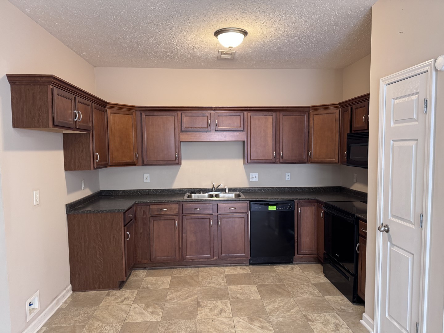 3741 Meadow Ridge Ln