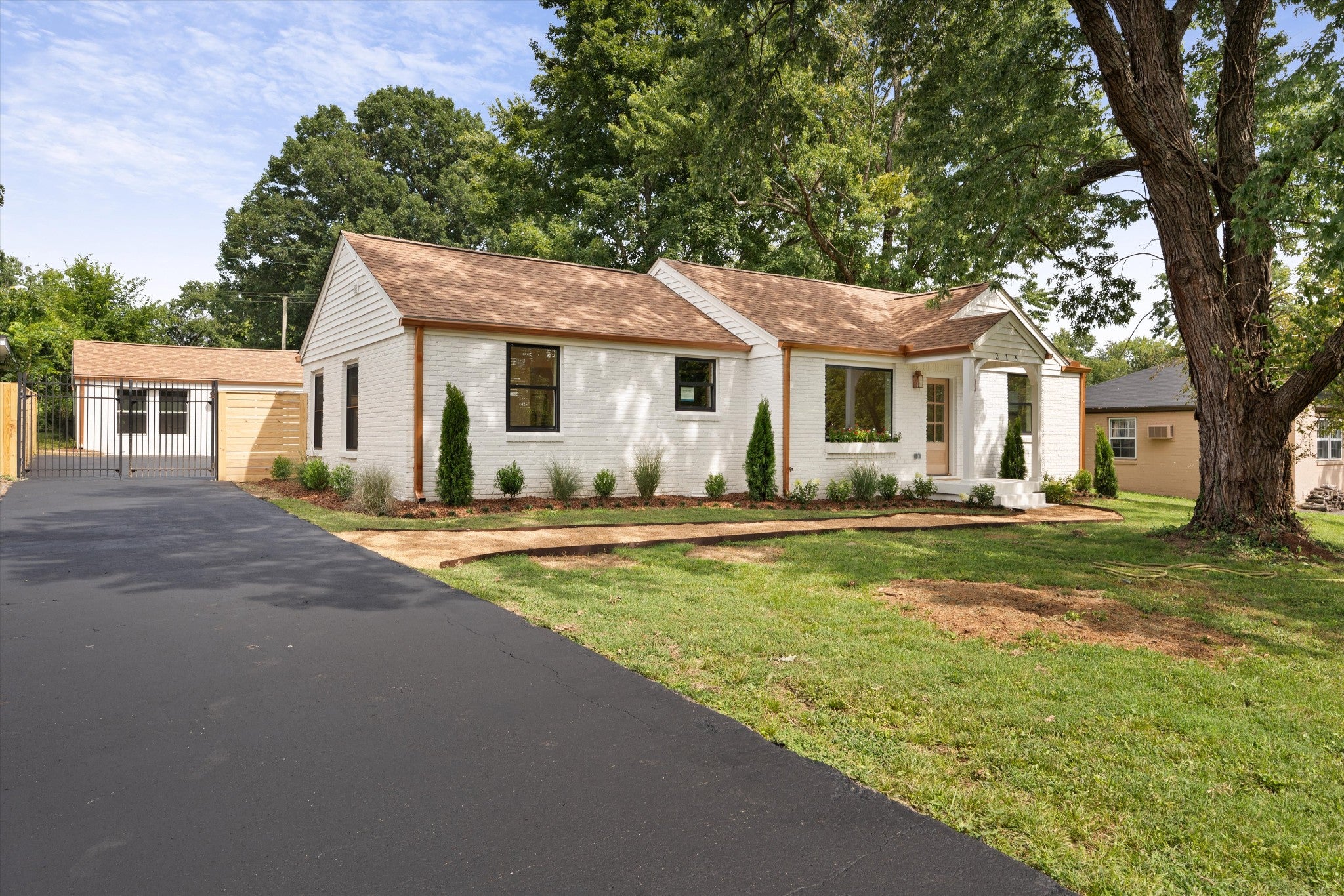 215 Cottage Ln