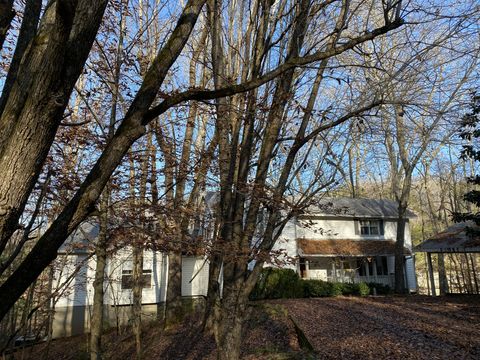 861 Old Ferry Rd Rock Island TN 38581