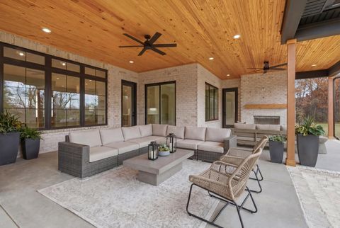 116 Bradley Ln Cottontown TN 37048