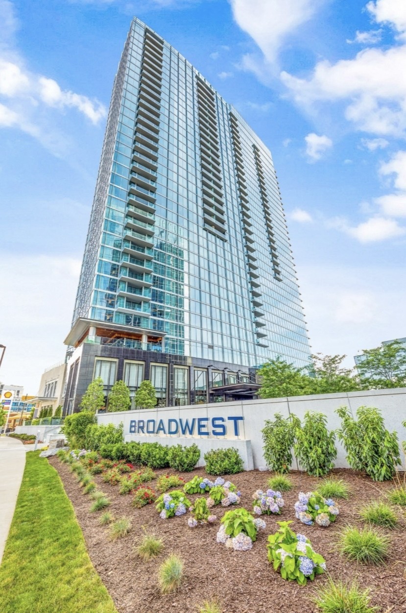1616 West End Avenue 2008