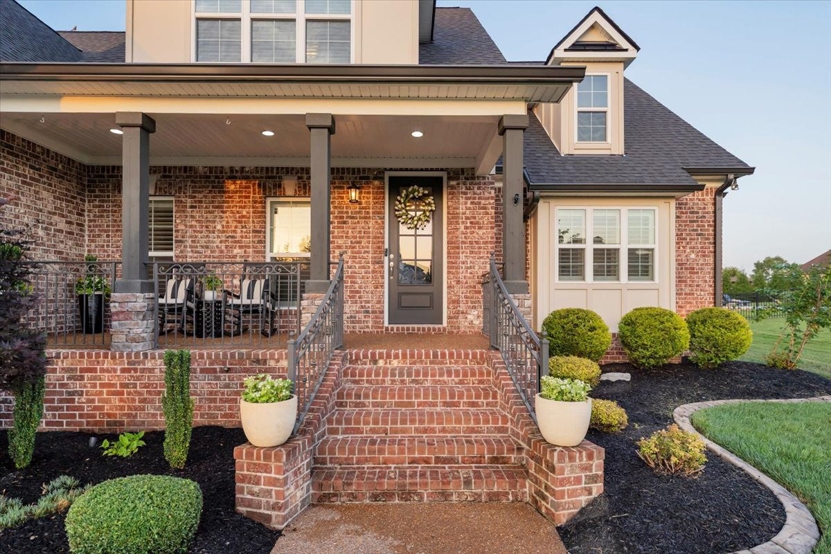 405 Huntington Dr