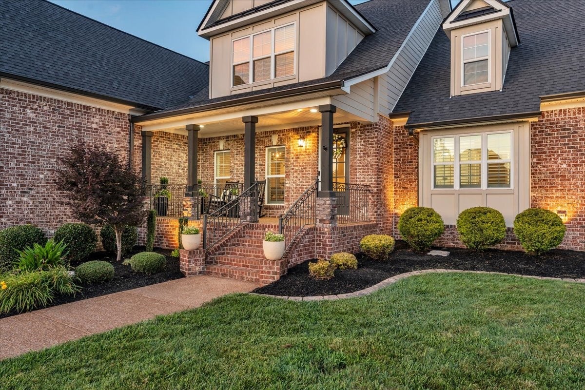 405 Huntington Dr