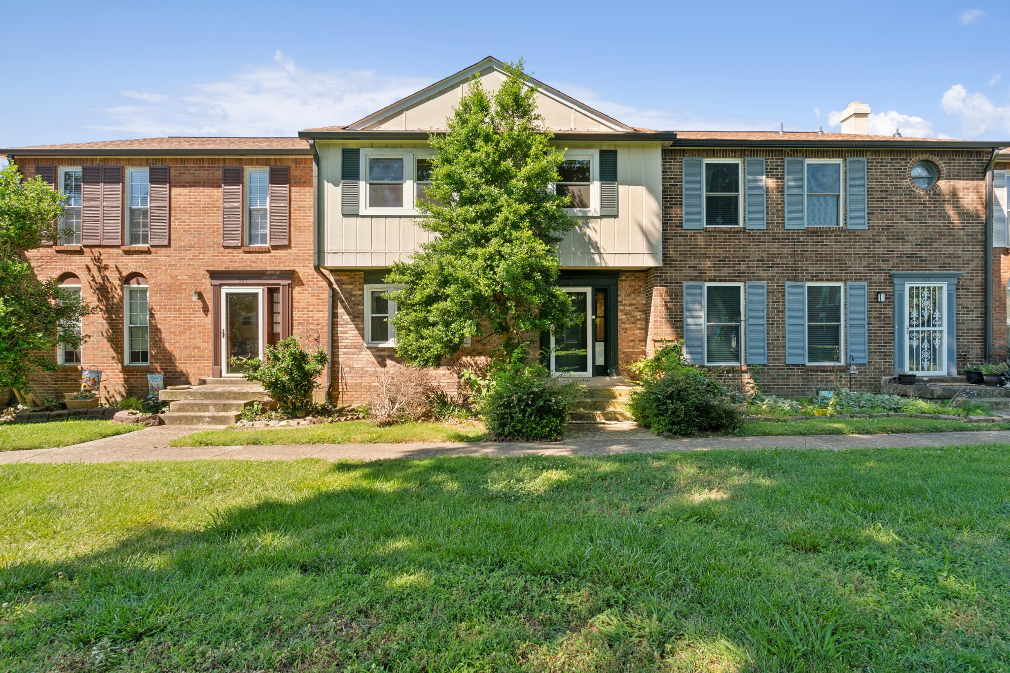 View Nashville, TN 37211 townhome