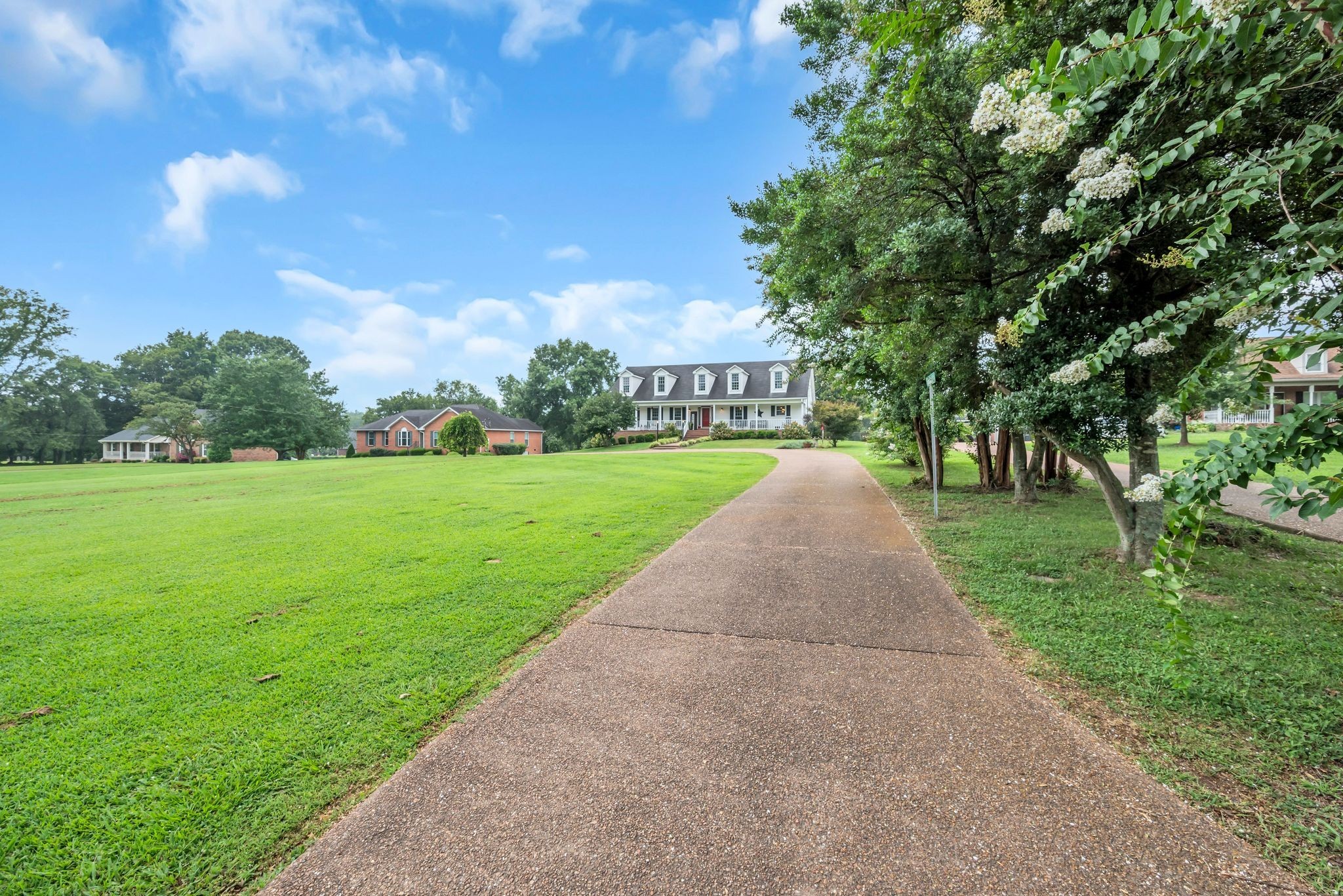 2712 Long Hollow Pike