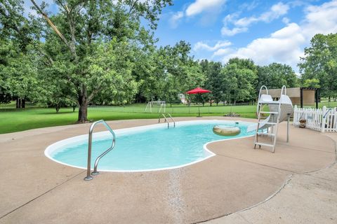 2712 Long Hollow Pike Hendersonville TN 37075