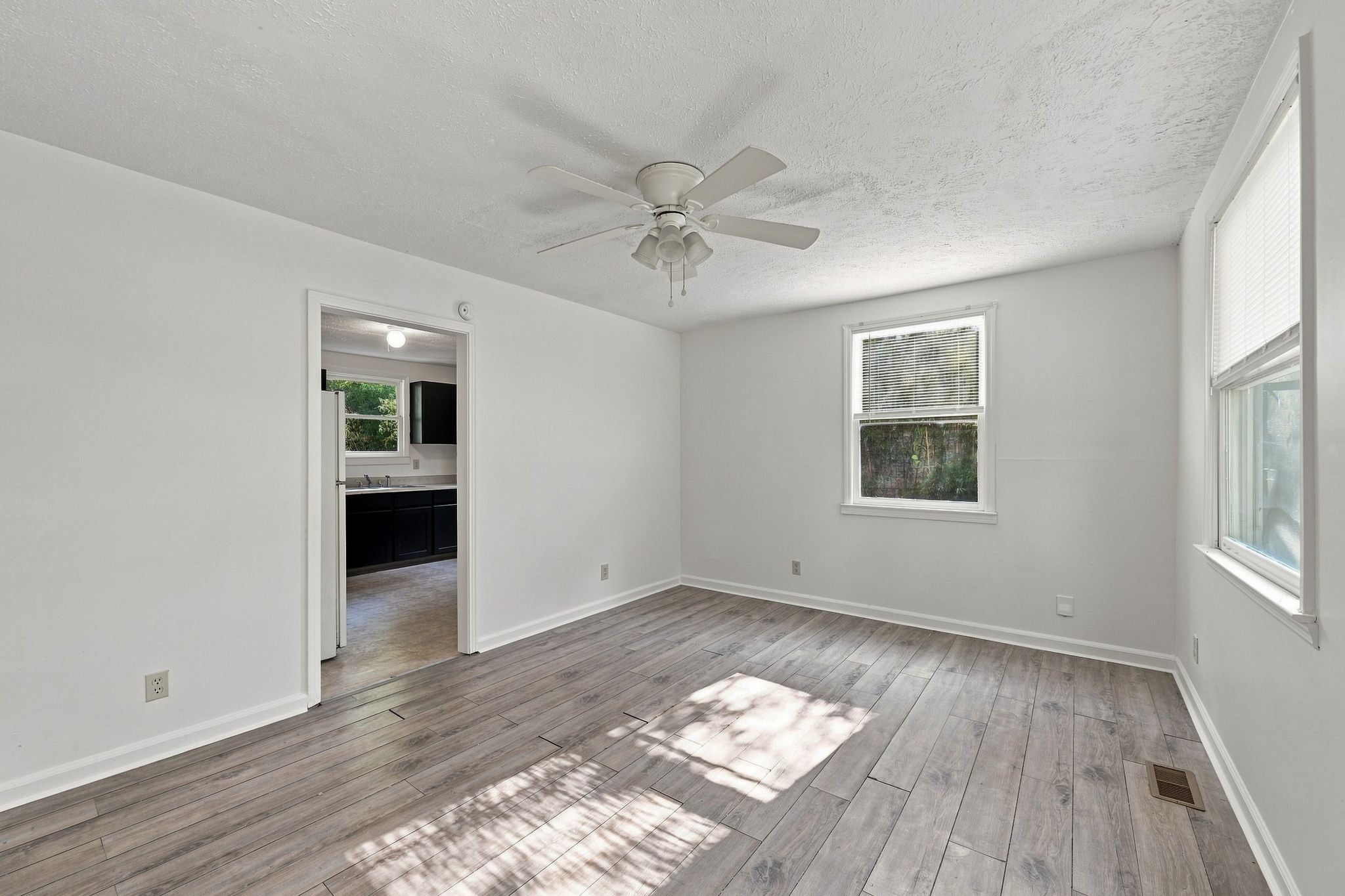 5520 Bon Air Cir