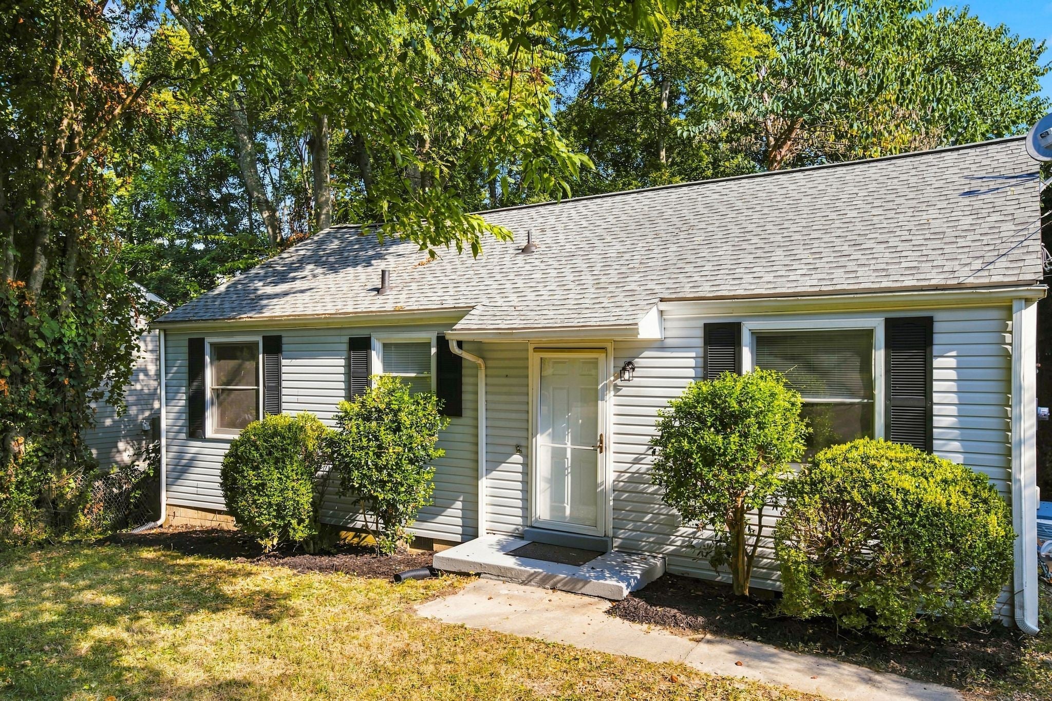 5520 Bon Air Cir
