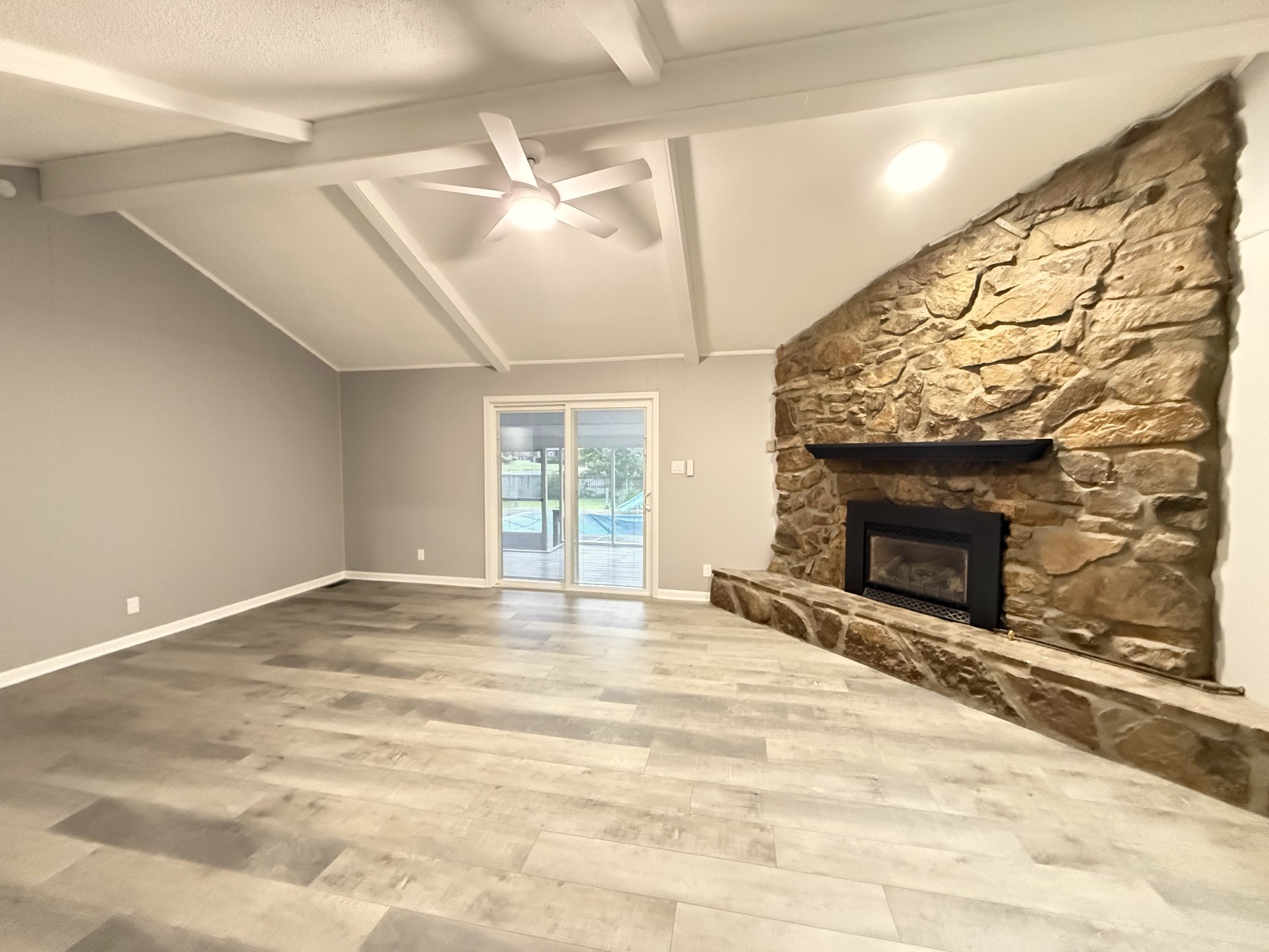 71 N Hampton Ln