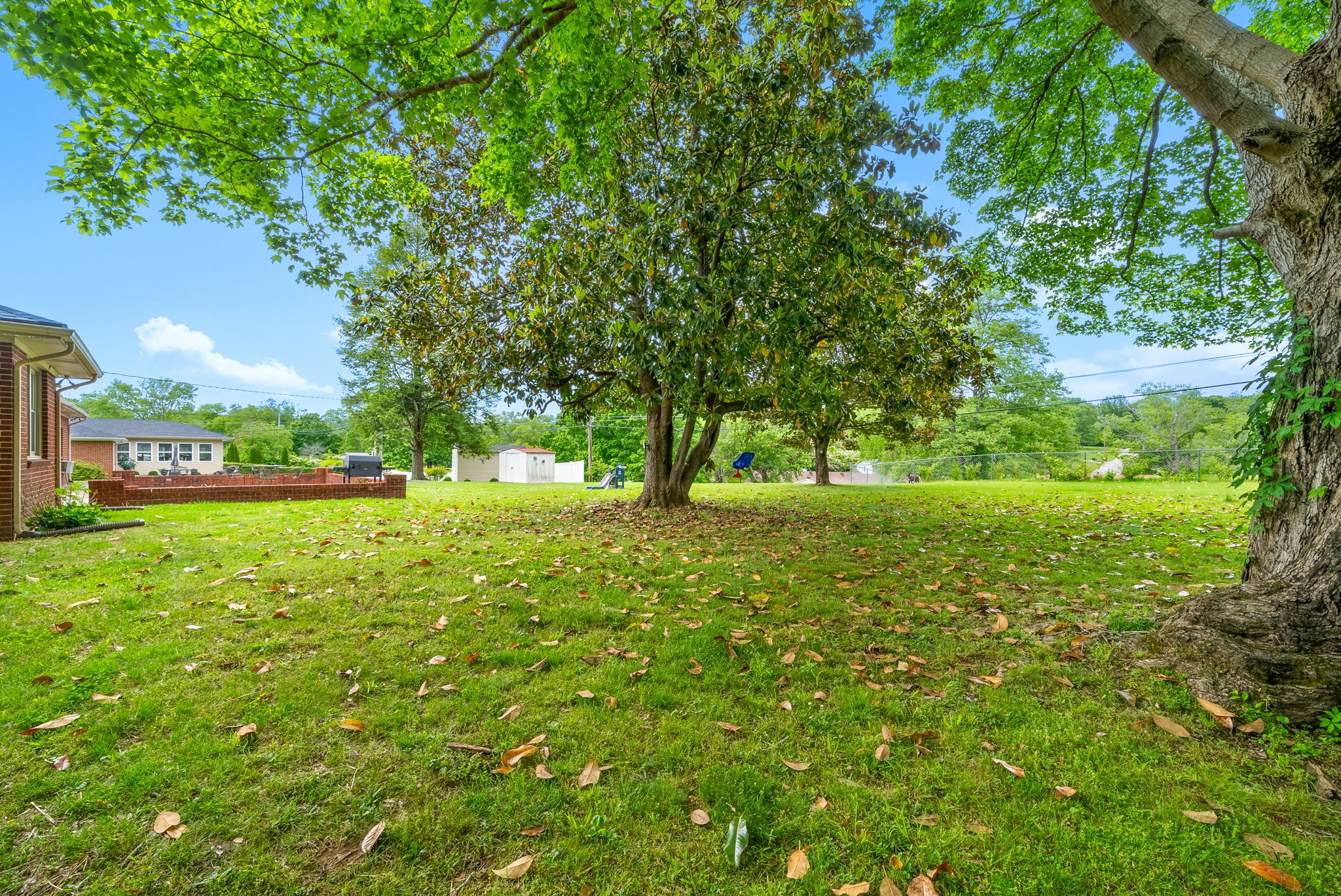 Clarksville, Tennessee 37043, United States, 4 Bedrooms Bedrooms, ,2 BathroomsBathrooms,Residential,Pending,33370