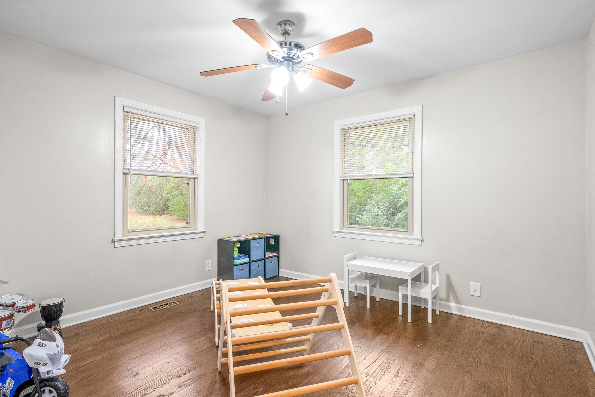 Clarksville, Tennessee 37043, United States, 4 Bedrooms Bedrooms, ,2 BathroomsBathrooms,Residential,Pending,33370