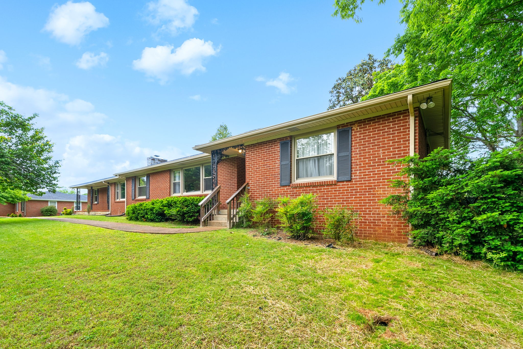 Clarksville, Tennessee 37043, United States, 4 Bedrooms Bedrooms, ,2 BathroomsBathrooms,Residential,Pending,33370