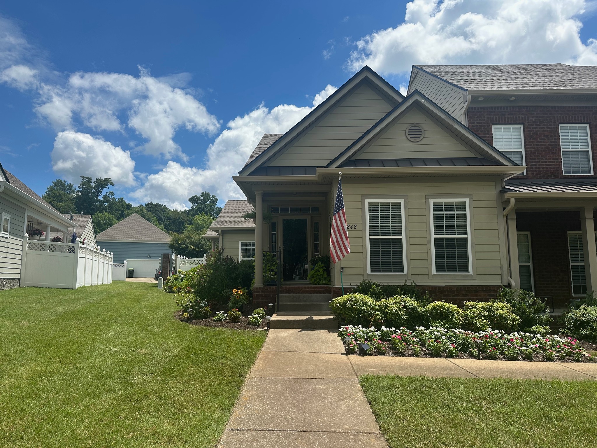 Nashville, Tennessee 37211, United States, 2 Bedrooms Bedrooms, ,2 BathroomsBathrooms,Residential,Active,189578