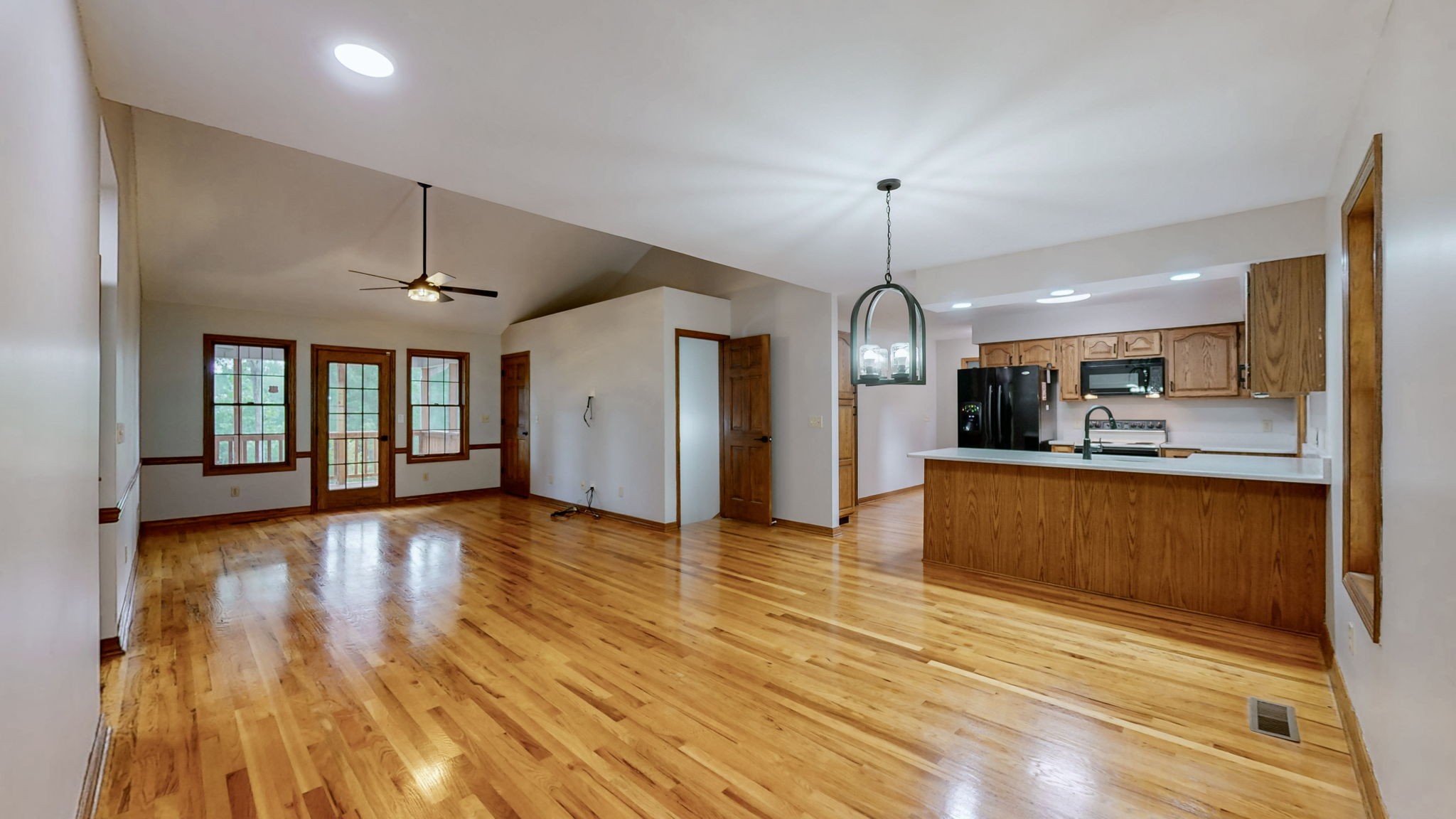 242 Woodruff Ln
