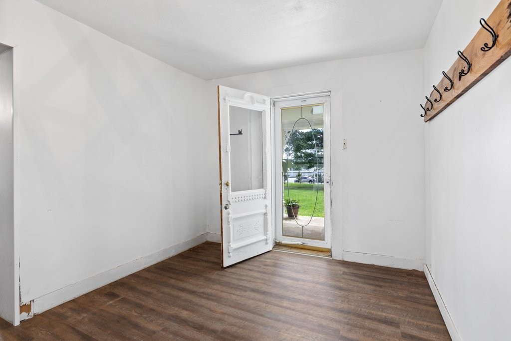 26 Delores Ln