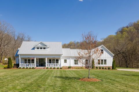 2672 Haywood Hollow Rd Columbia TN 38401