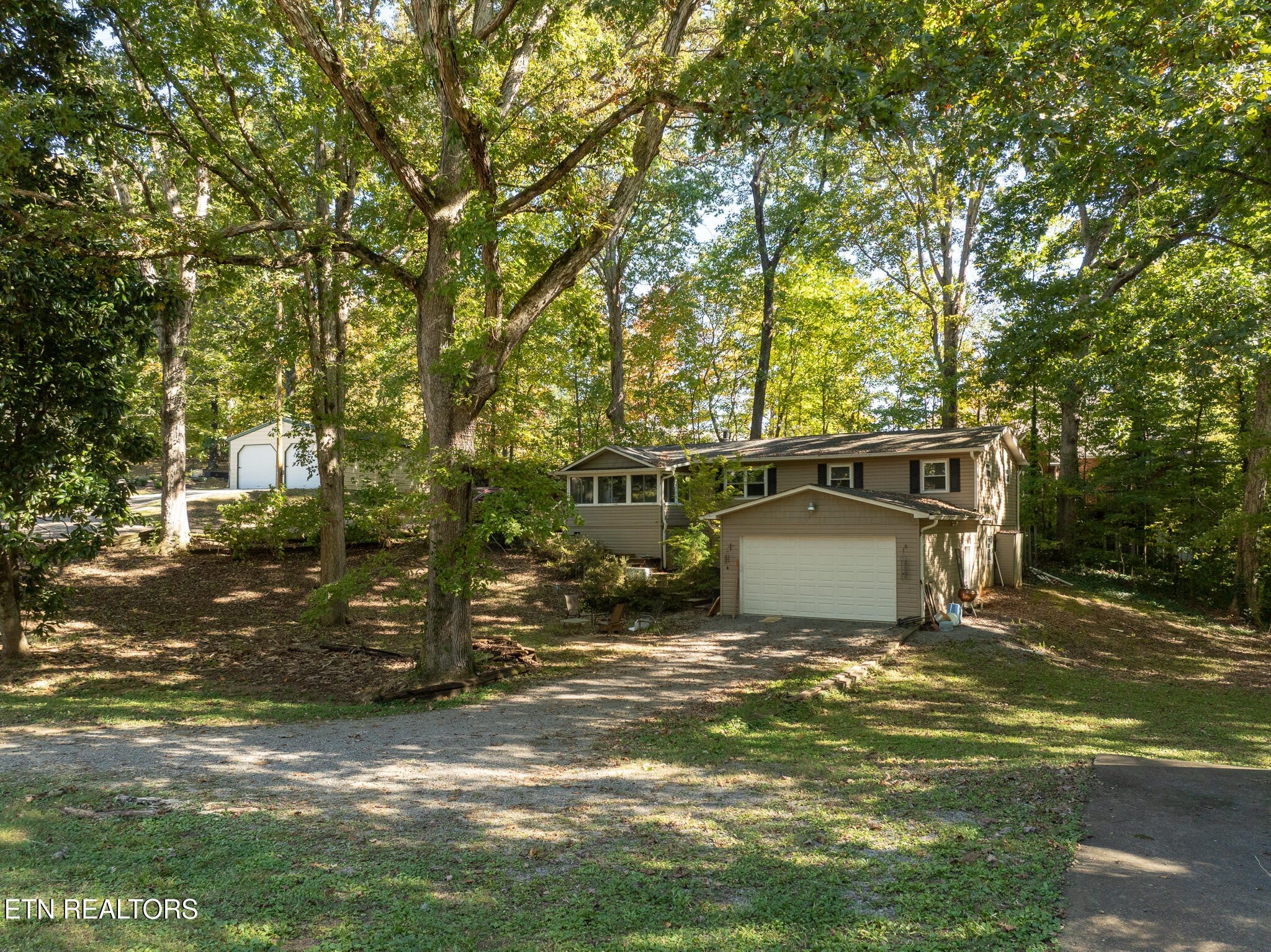 1631 Maplegreen Lane