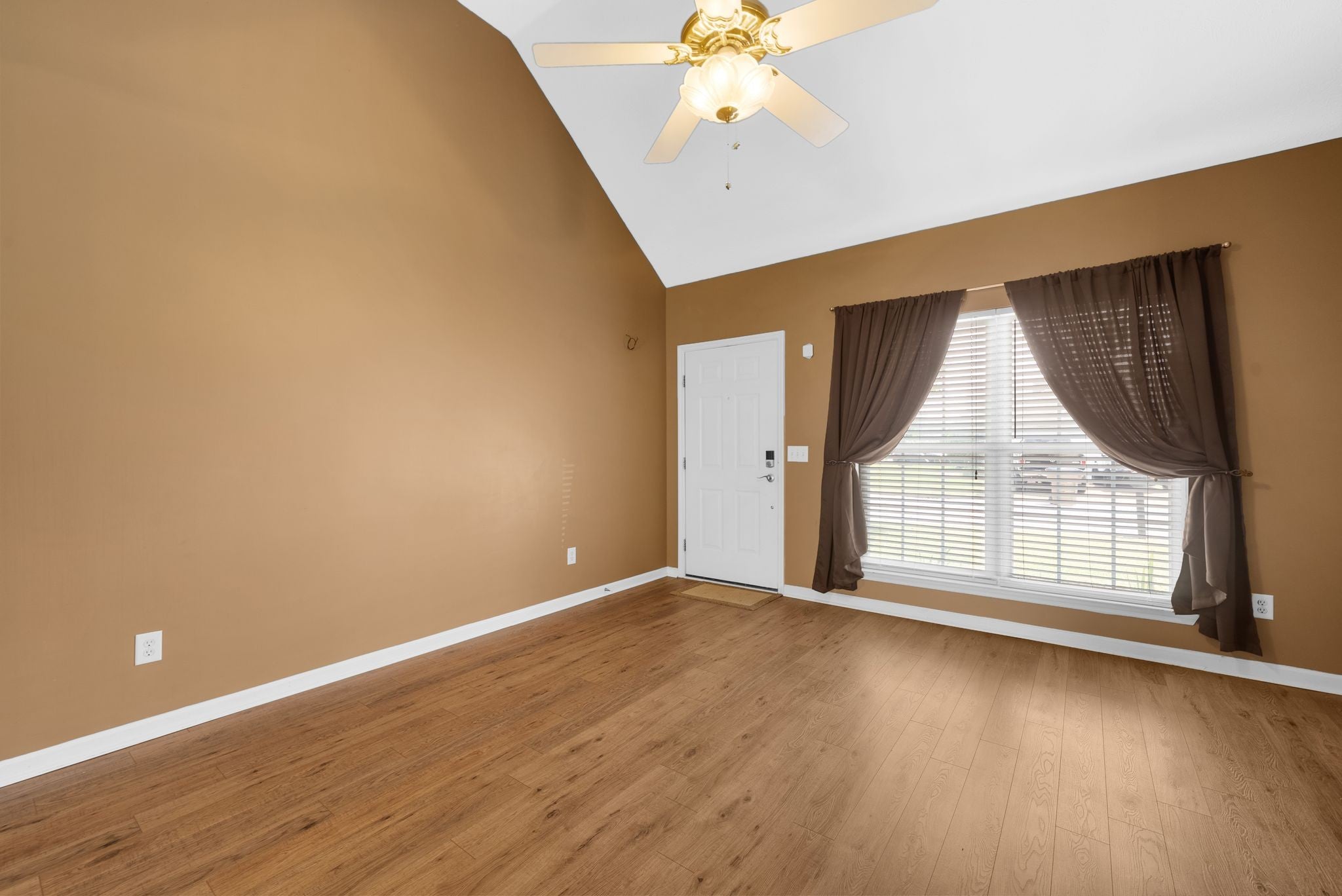 1920 Port James Cir