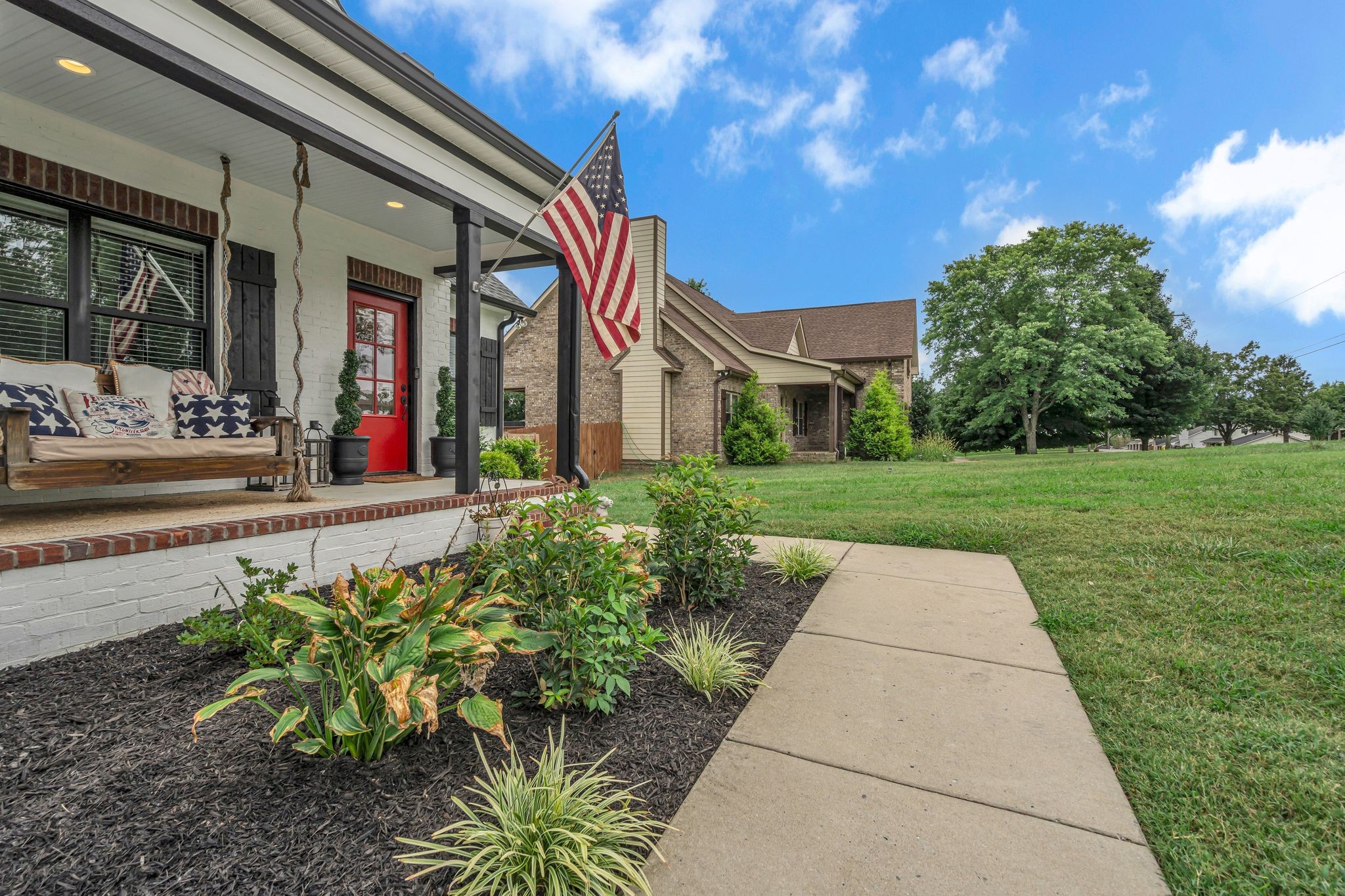 105 Lakeview Dr