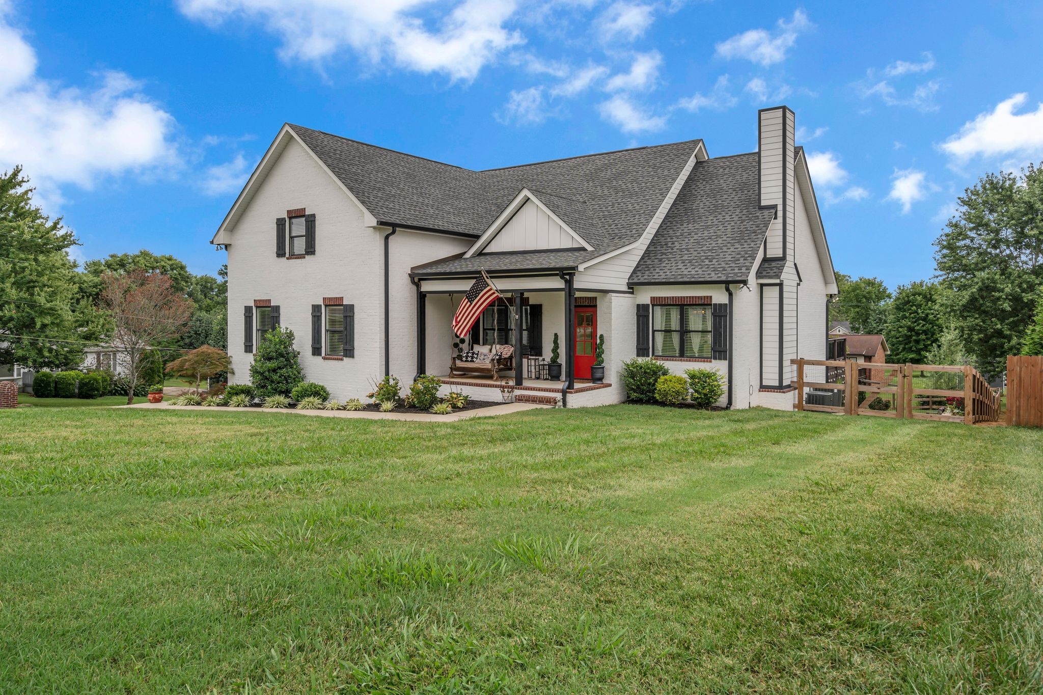 105 Lakeview Dr