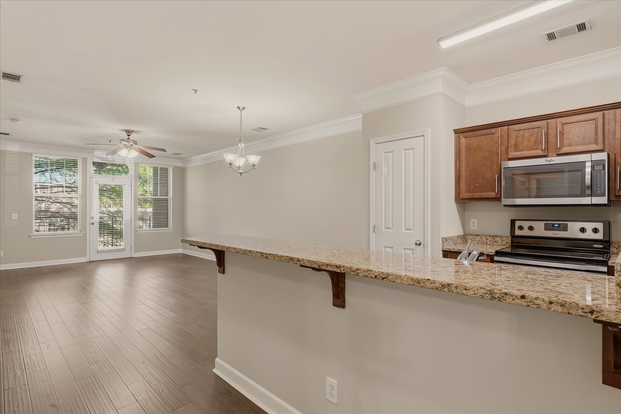2310 Elliott Ave 817