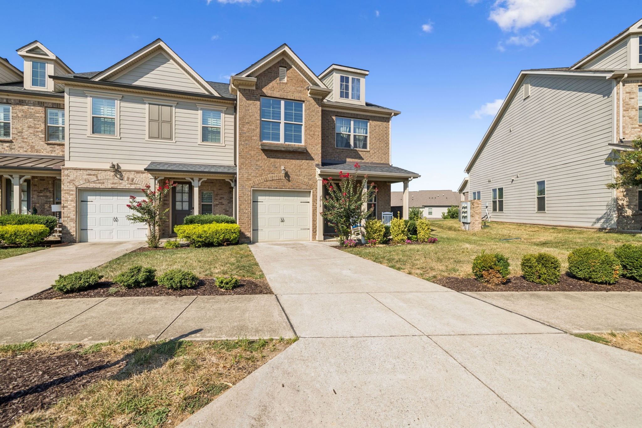 2612 Wellesley Square Dr