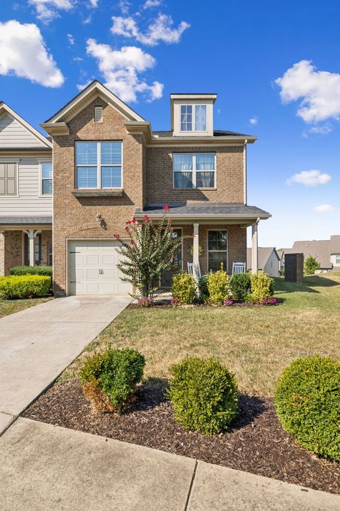 Photo of 2612 Wellesley Square Dr, Thompsons Station, TN 37179 (MLS # 2989006)