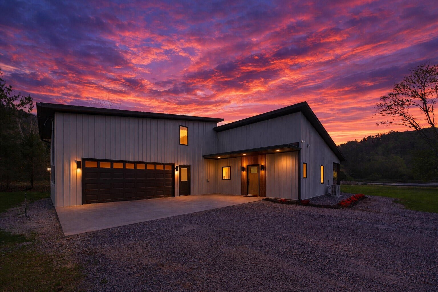 1483 Reagan Valley Road