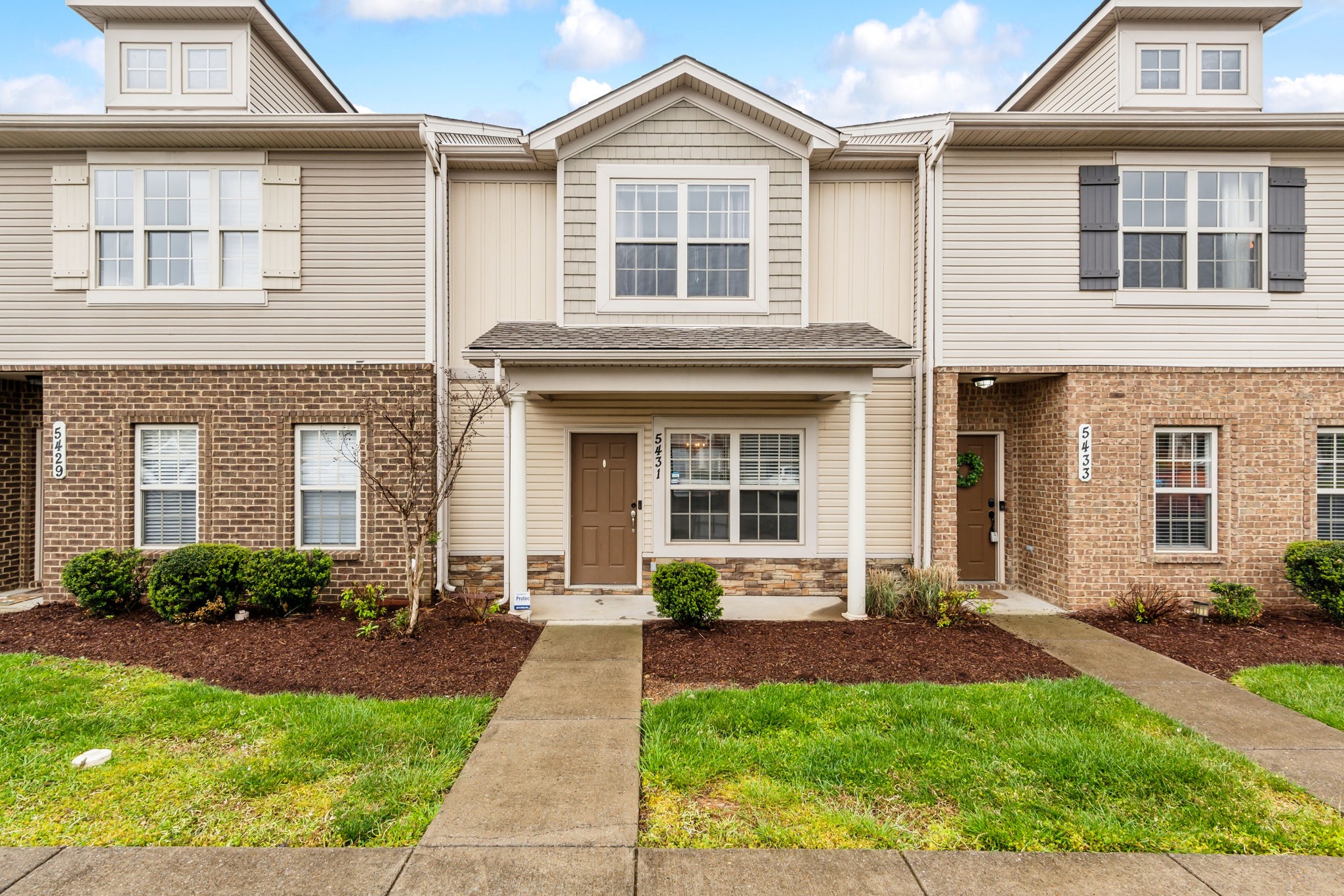 5431 Perlou Ln

                                                                             Murfreesboro                                

                                    , TN - $285,000