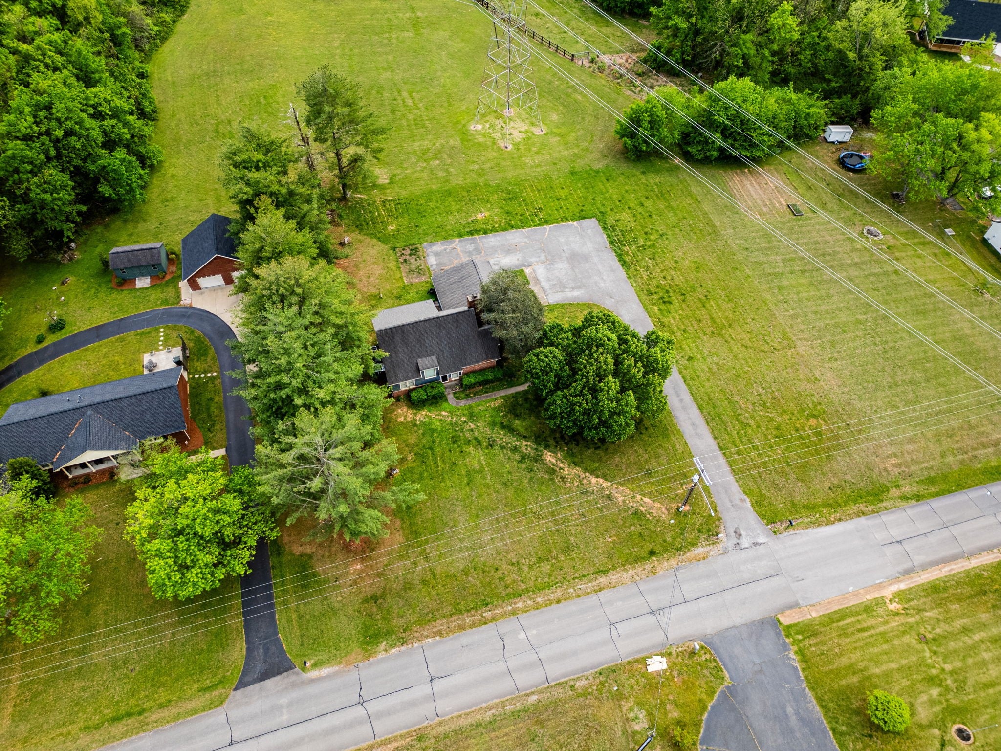674 Lakeside Dr