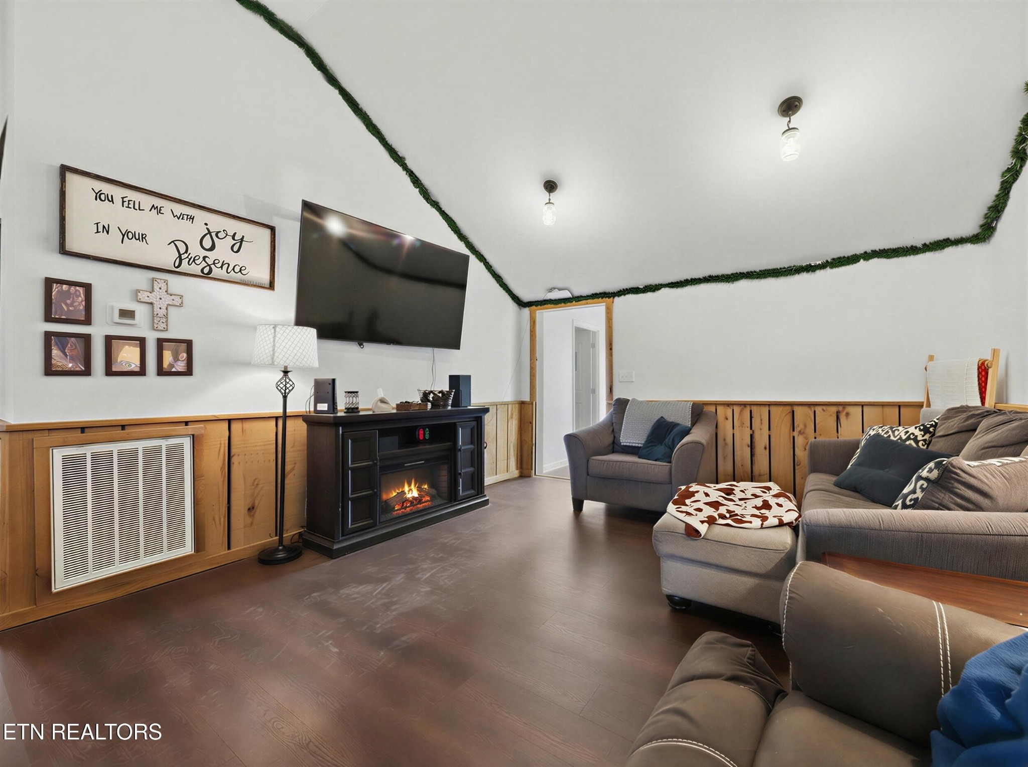 1516 Wonder Lane