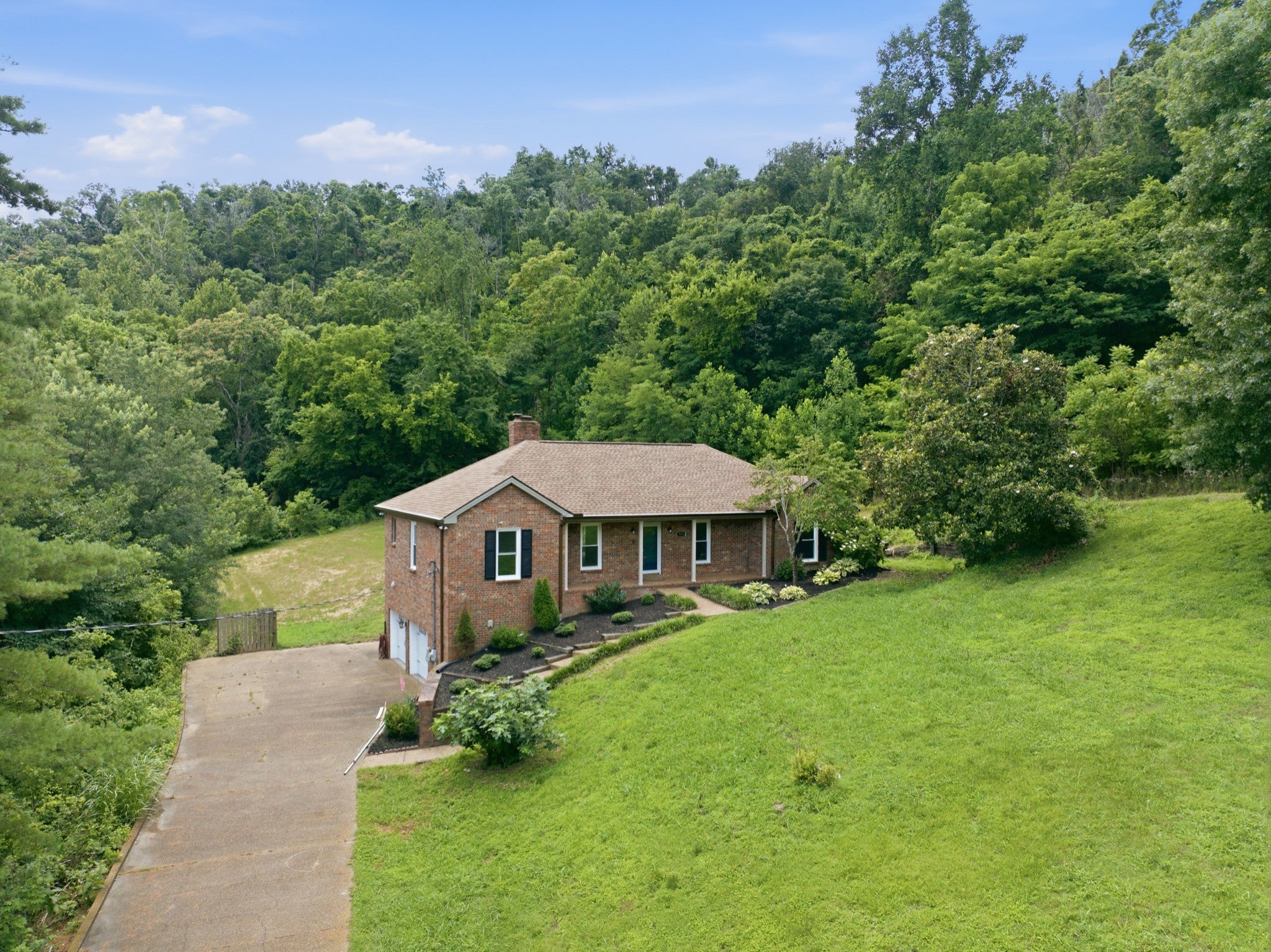 111 Dogwood Ln
