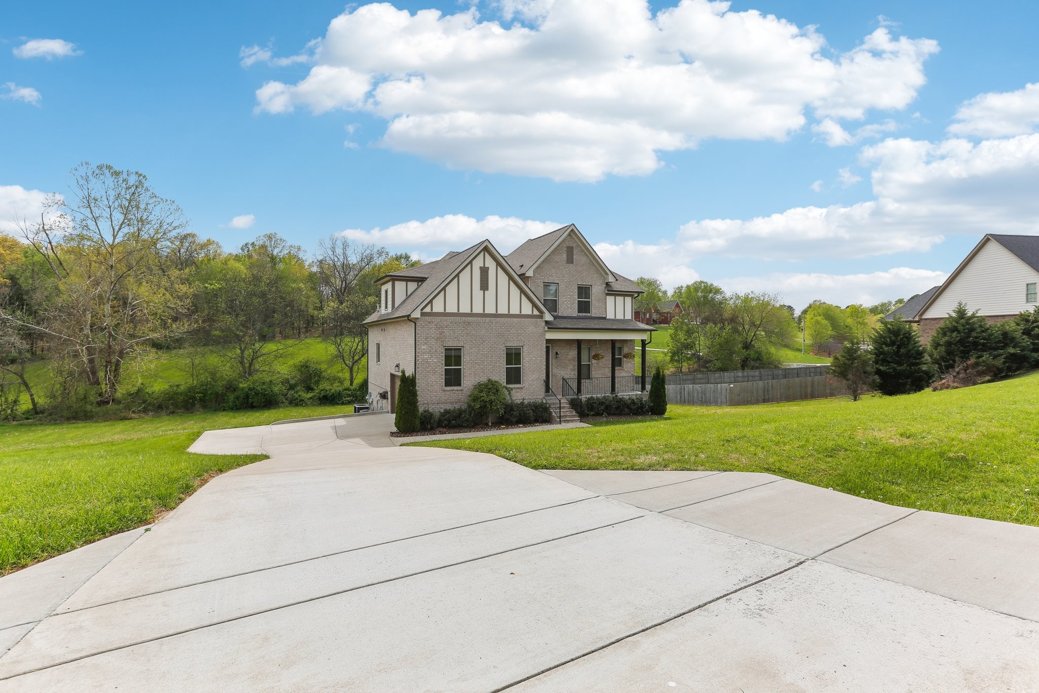 1025 Glover Hills Dr