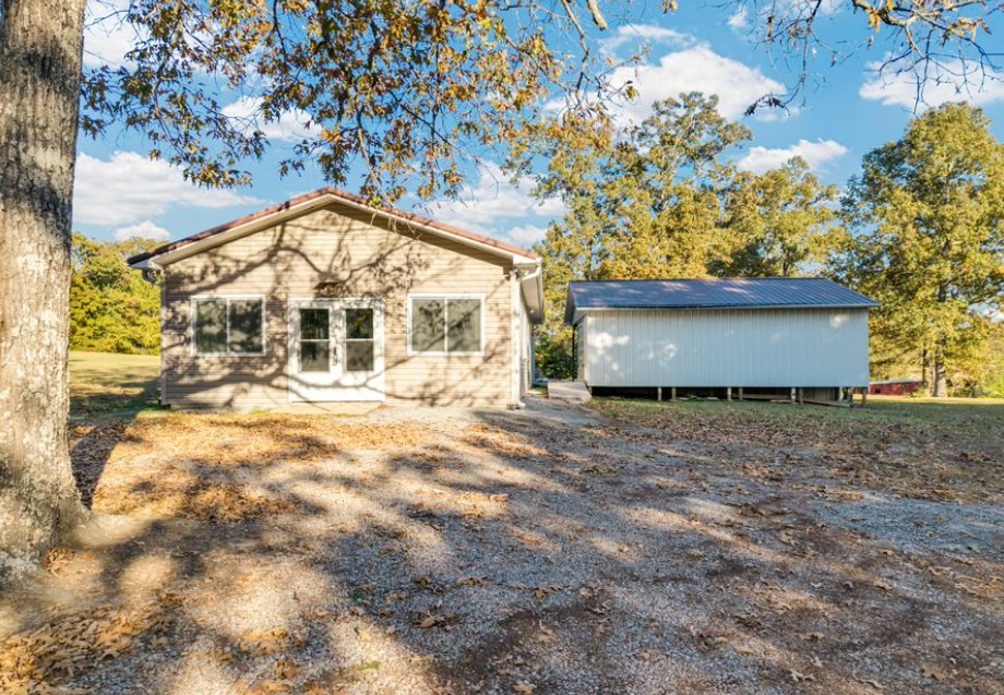 1168 Green Hill Road W