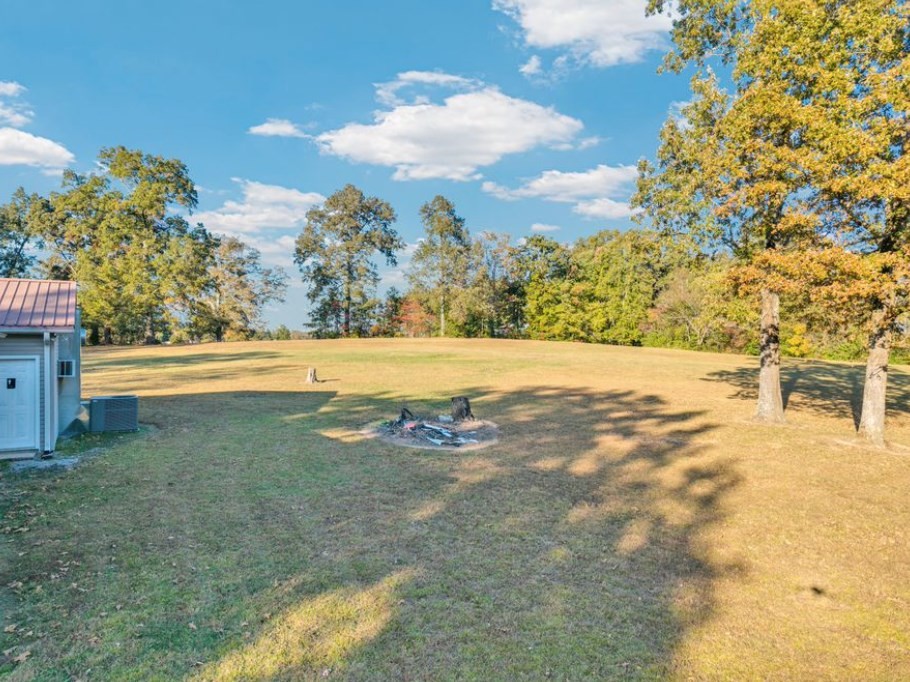 1168 Green Hill Road W