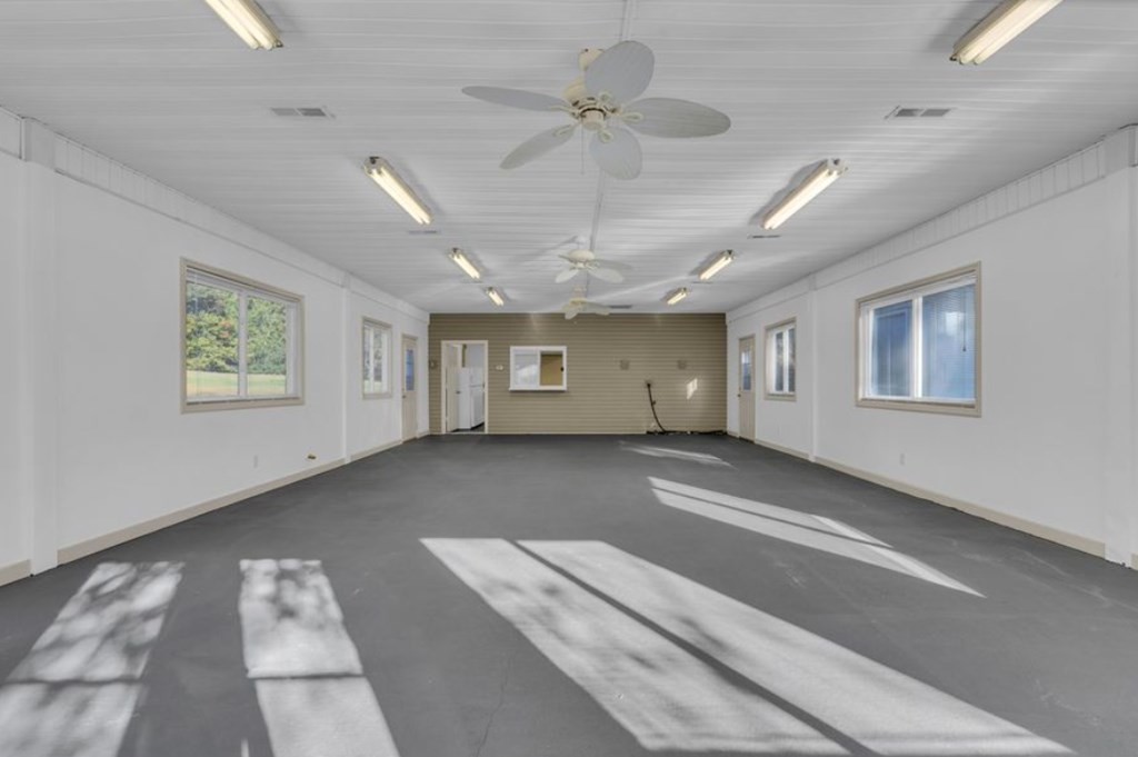 1168 Green Hill Road W