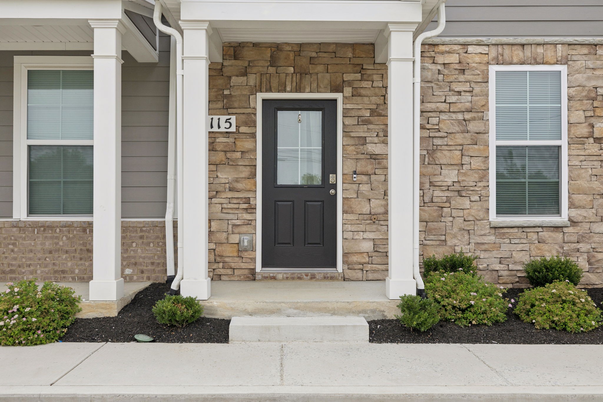 115 Grayson Cir