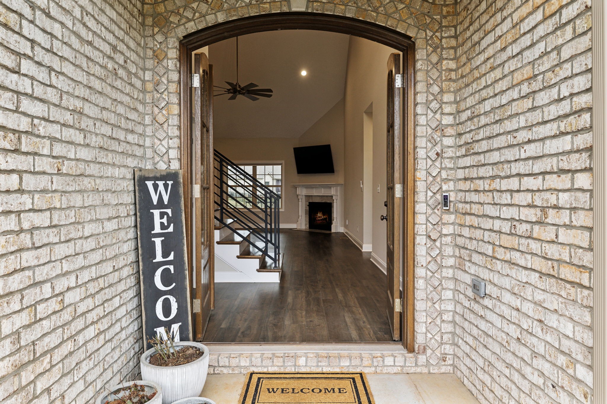 1528 Charles Bell Rd