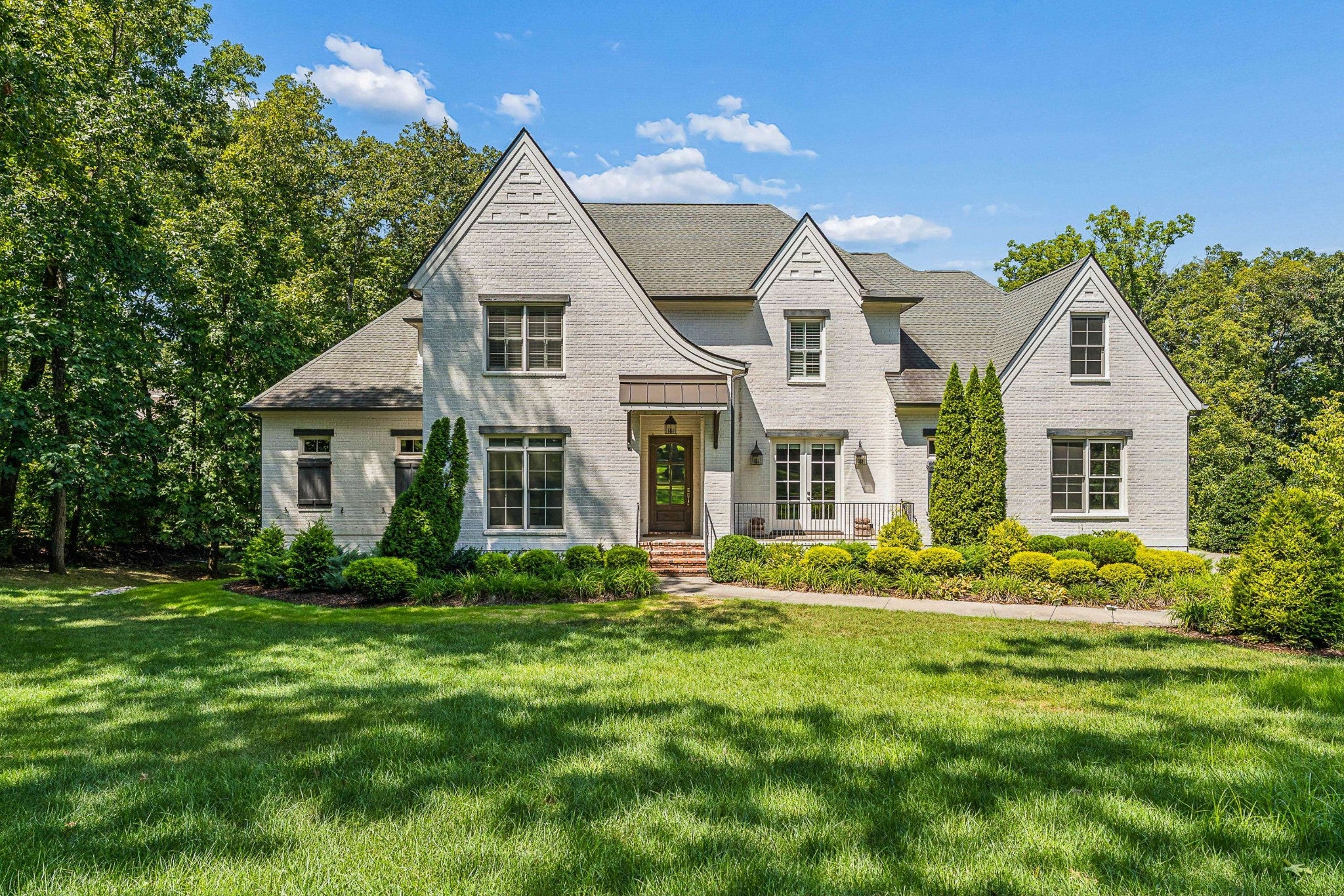 5-bed listing at 6732 Darden Pl, Nashville
