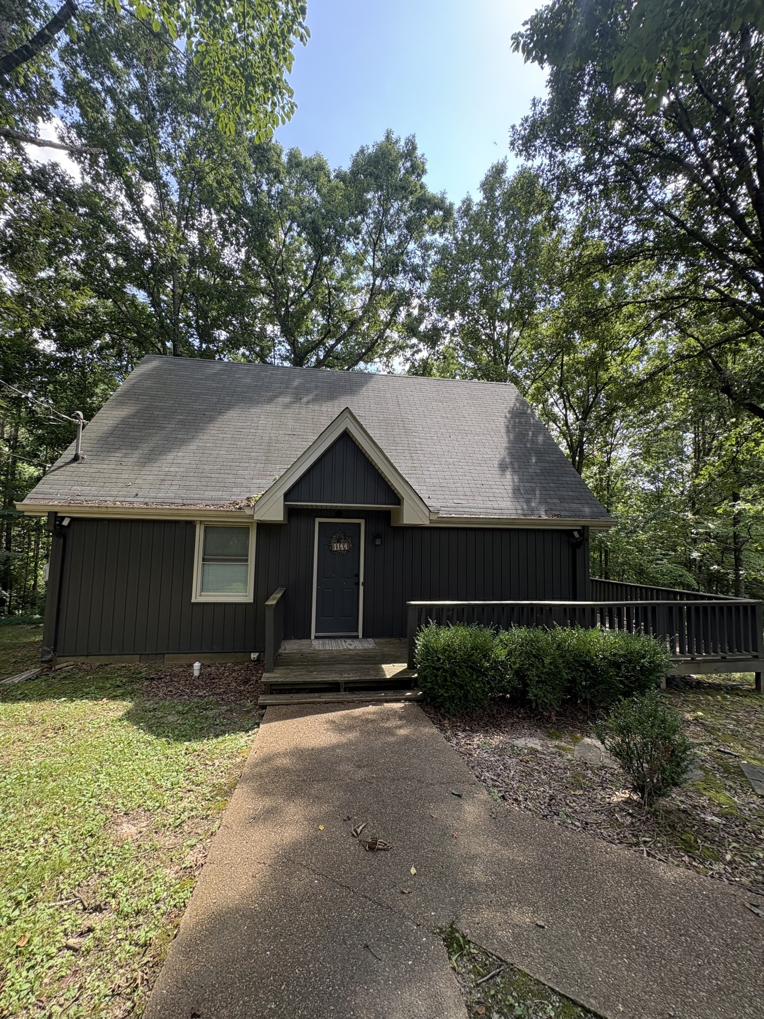 1144 Chestnut Dr