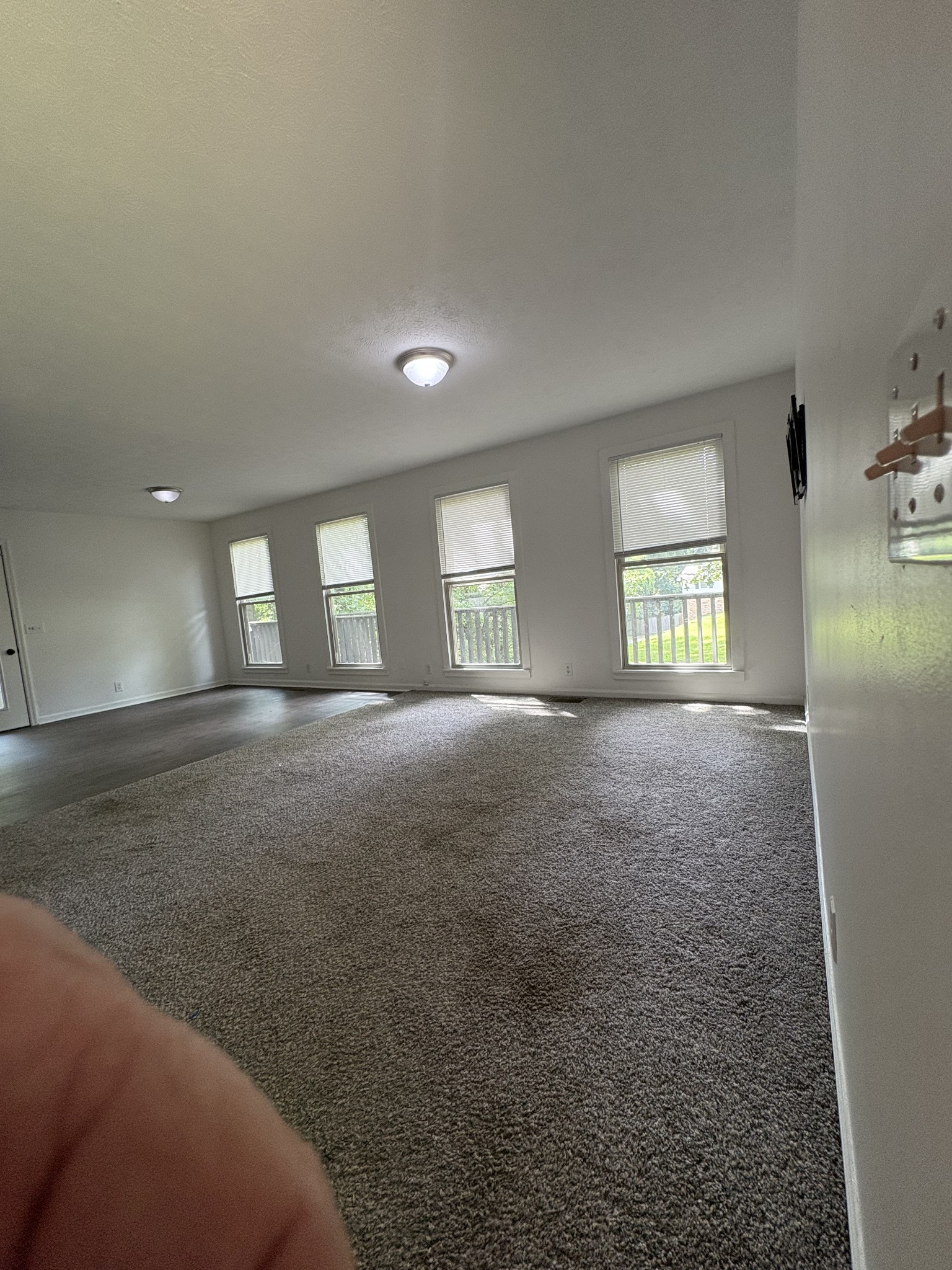 1144 Chestnut Dr