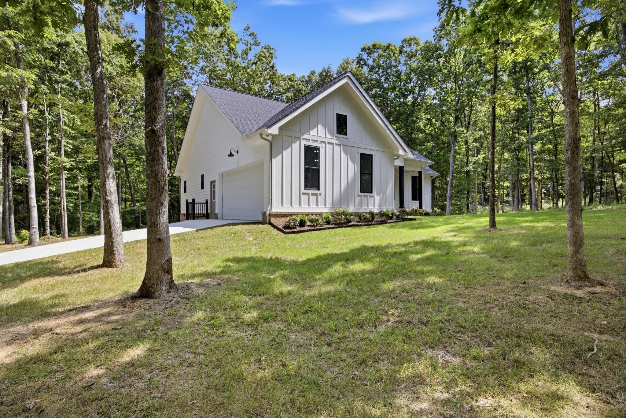 252 Woodland Way
