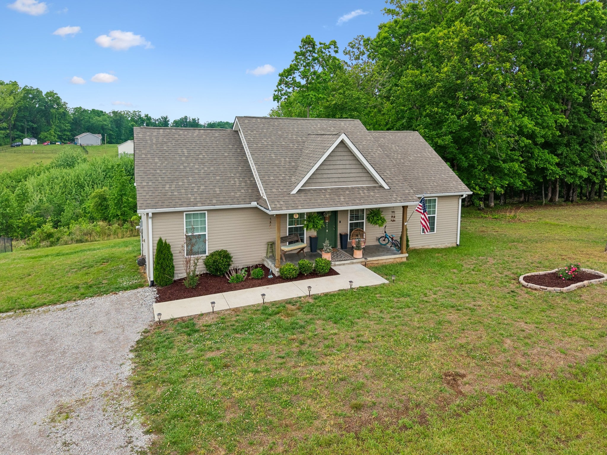 206 Poling Dr